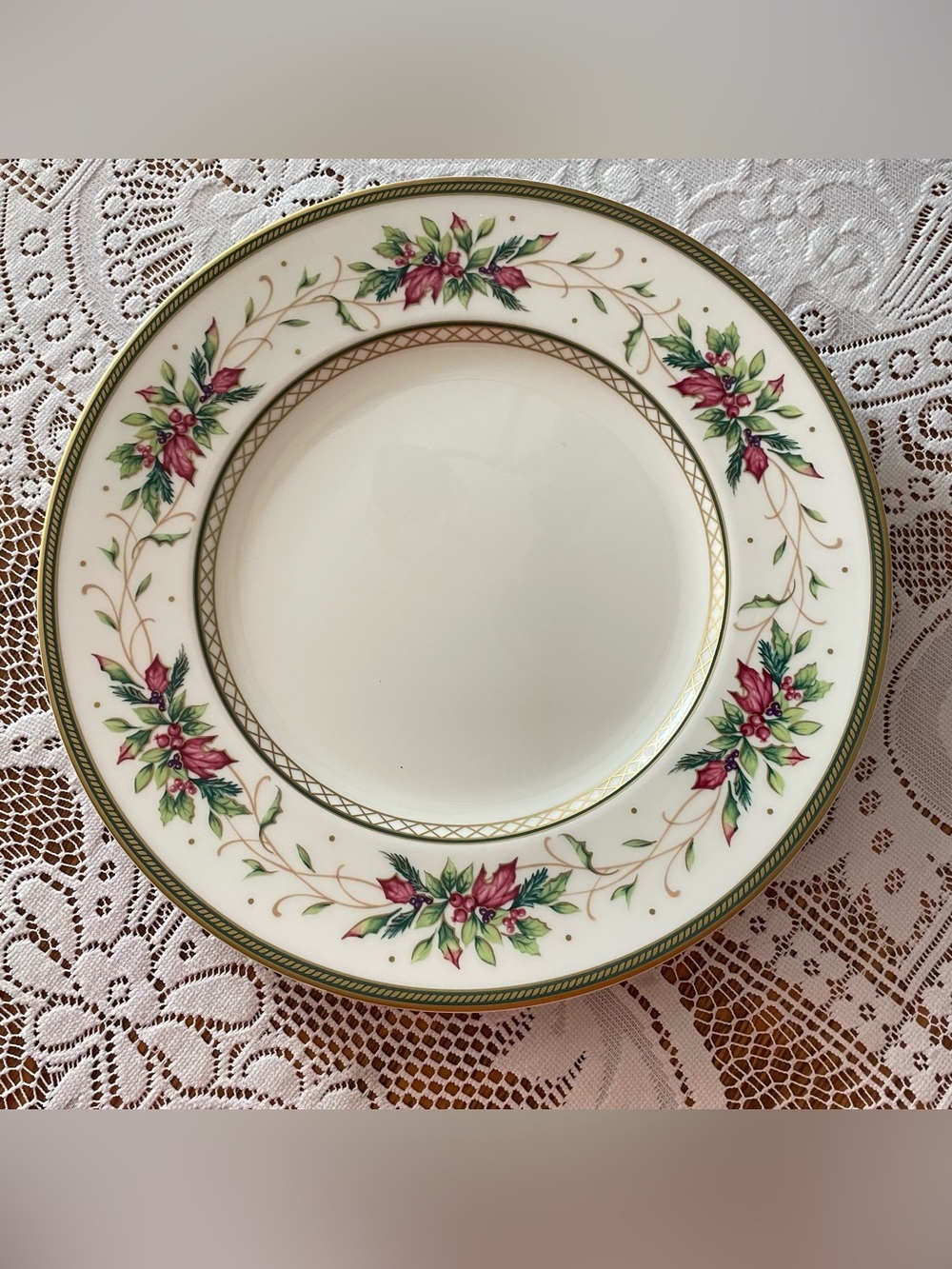 Christmas Fitz & Floyd WINTER HOLIDAY Dinner Plate 10 3/4” Like New